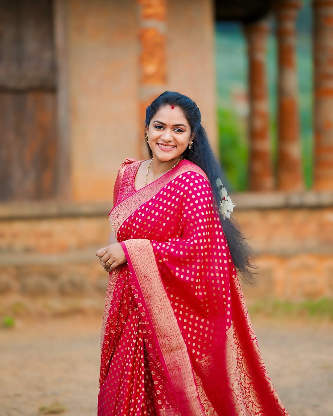 maroon beutiful banarasi georgette saree
