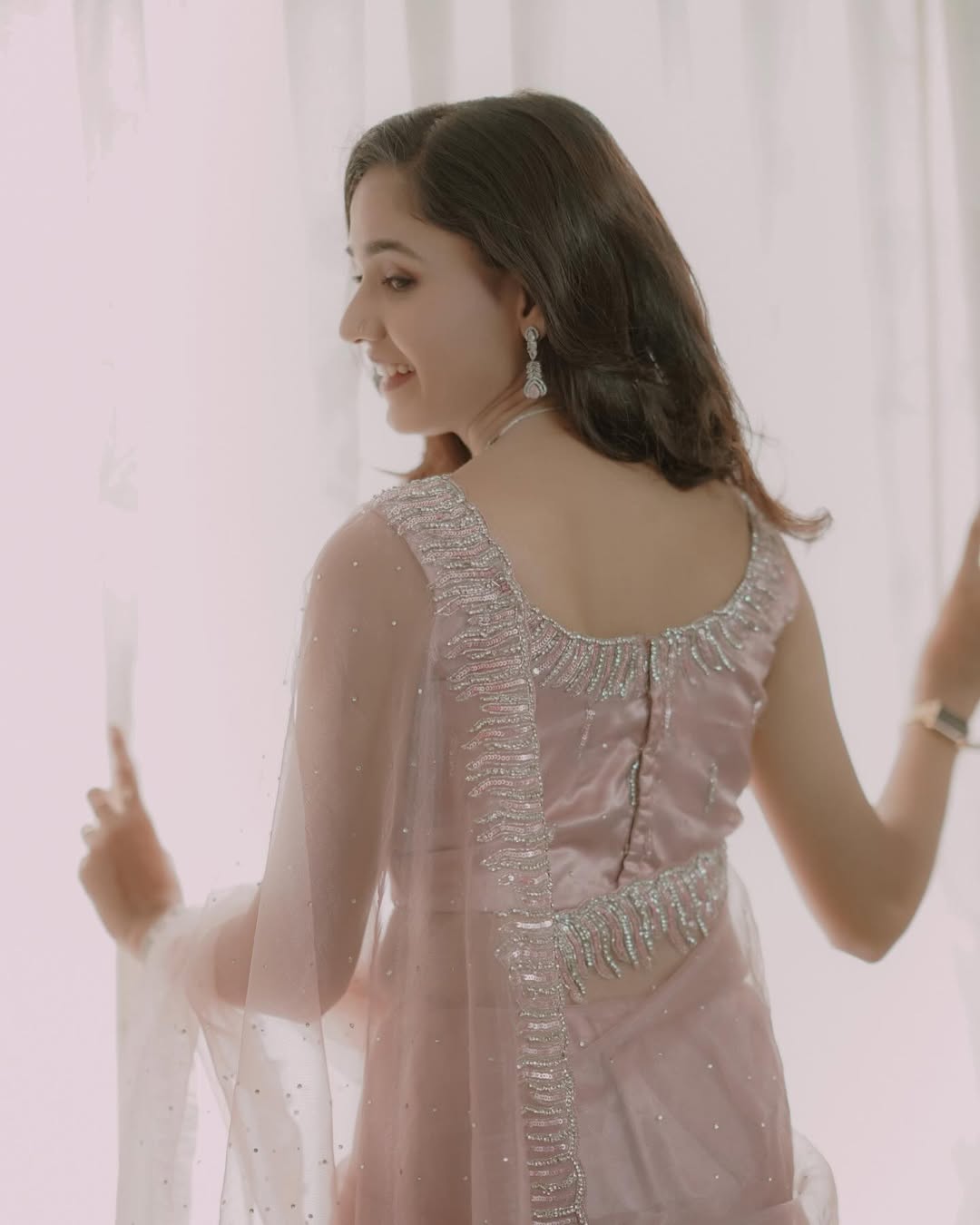 Elegant Baby Pink Organza Saree with Silver Sequin Embellishments - image 2