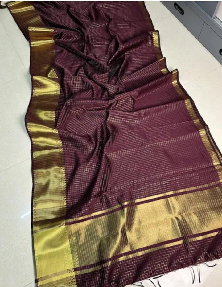 Maroon Checked Saree with Elegant Golden Zari Border - image 1
